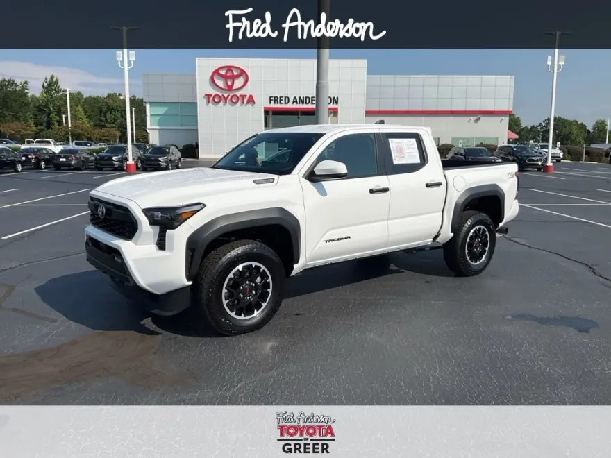 2024 Toyota Tacoma photo 1