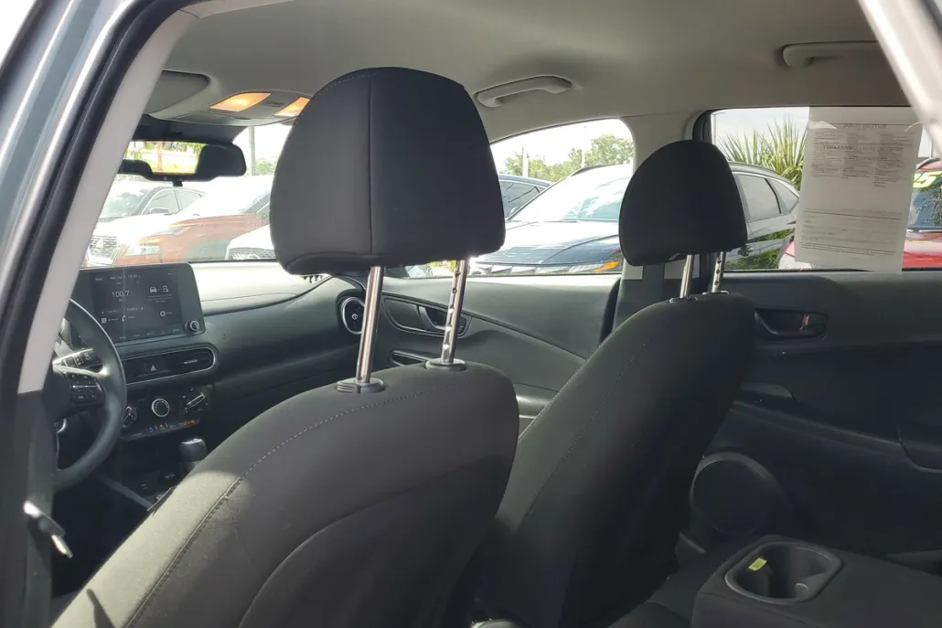 2022 Hyundai Kona SEL photo 1