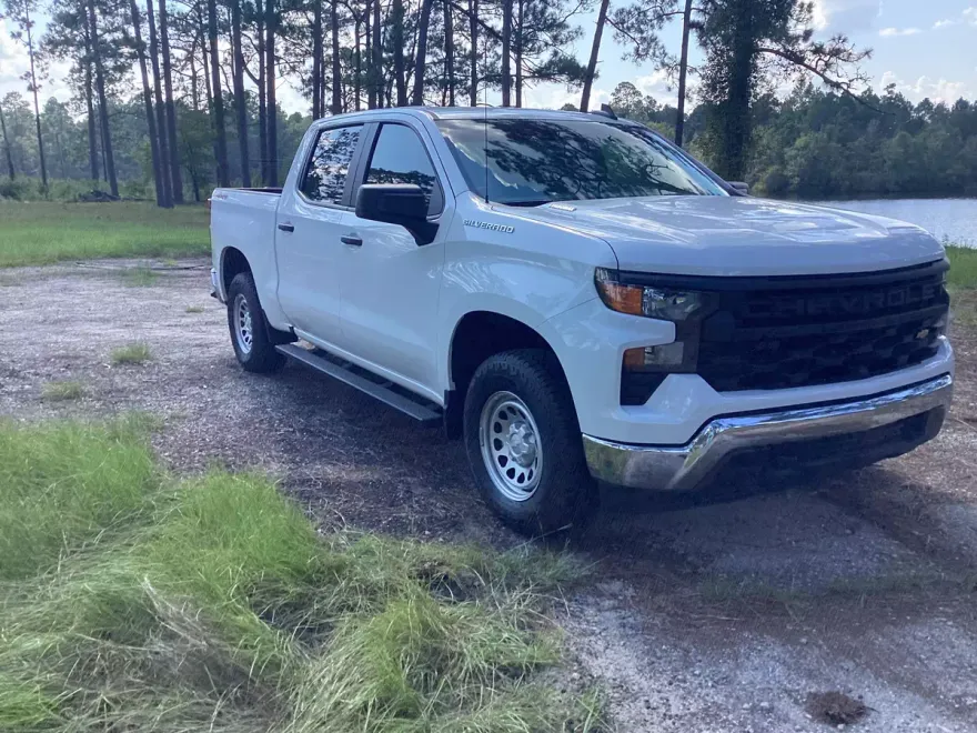 2025 Chevrolet Silverado 1500 photo 1