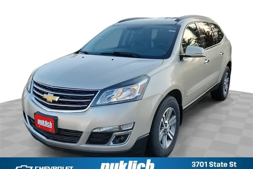 2017 Chevrolet Traverse 2LT photo 1