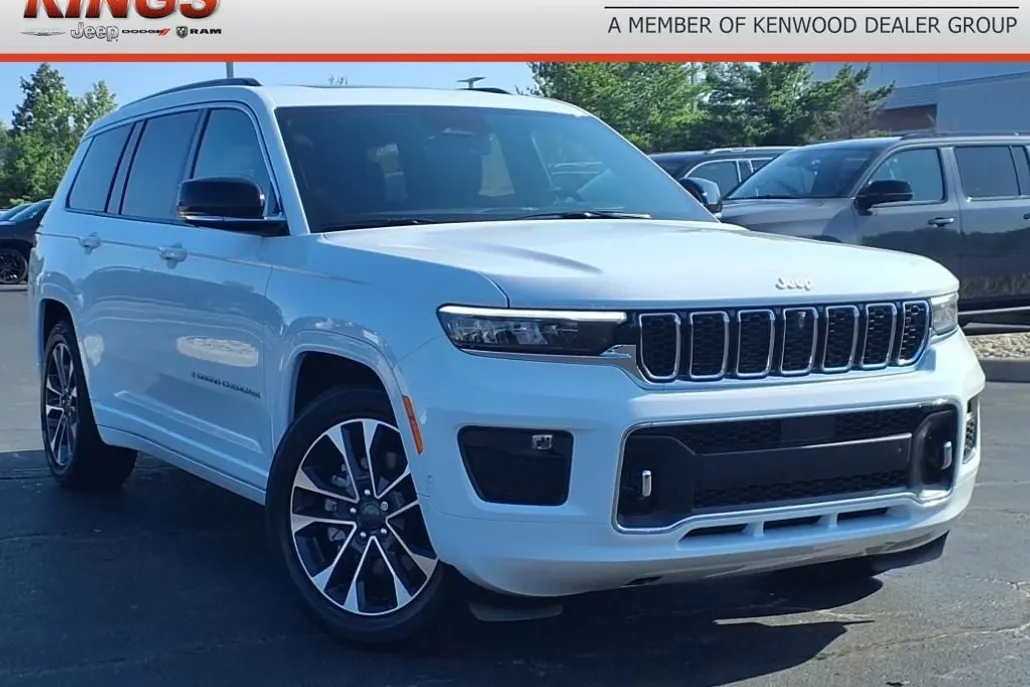 2025 Jeep Grand Cherokee Overland photo 1