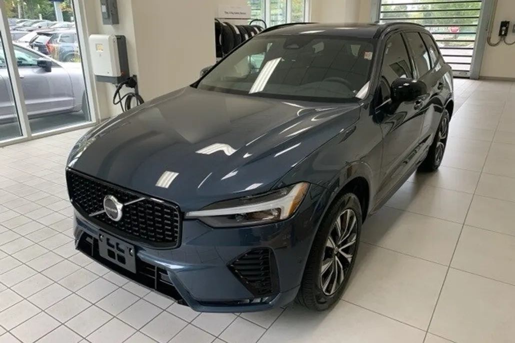 2024 Volvo XC60 B5 Plus photo 1