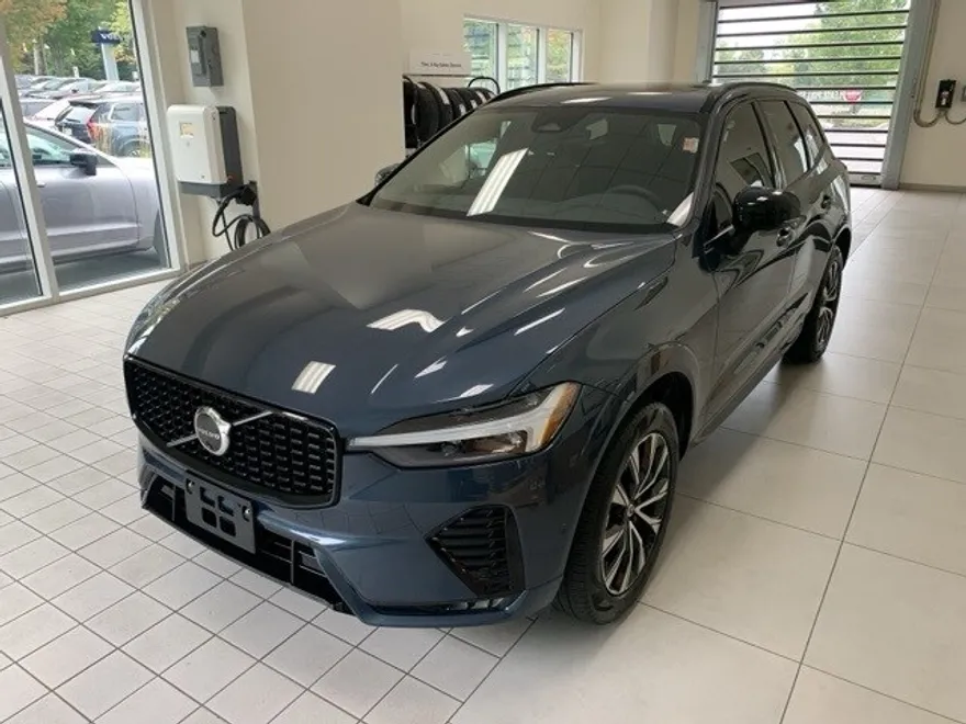 2024 Volvo XC60 B5 Plus photo 1