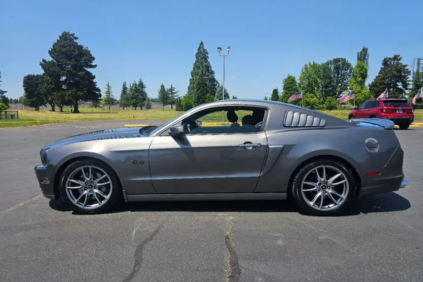 2014 Ford Mustang GT Premium photo 1