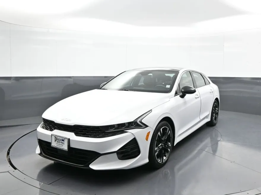 2023 Kia K5 GT-Line photo 1