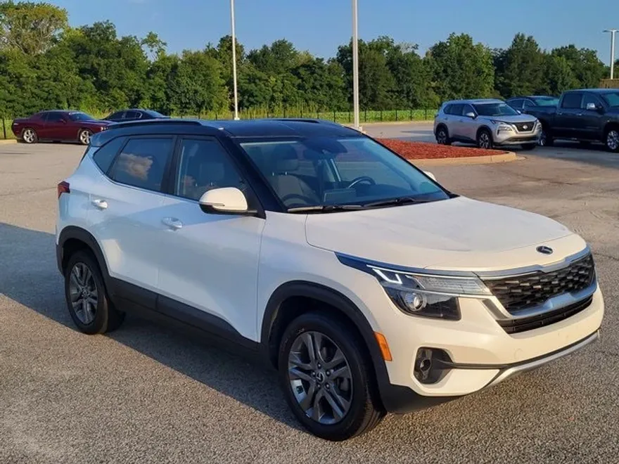 2021 Kia Seltos S photo 1
