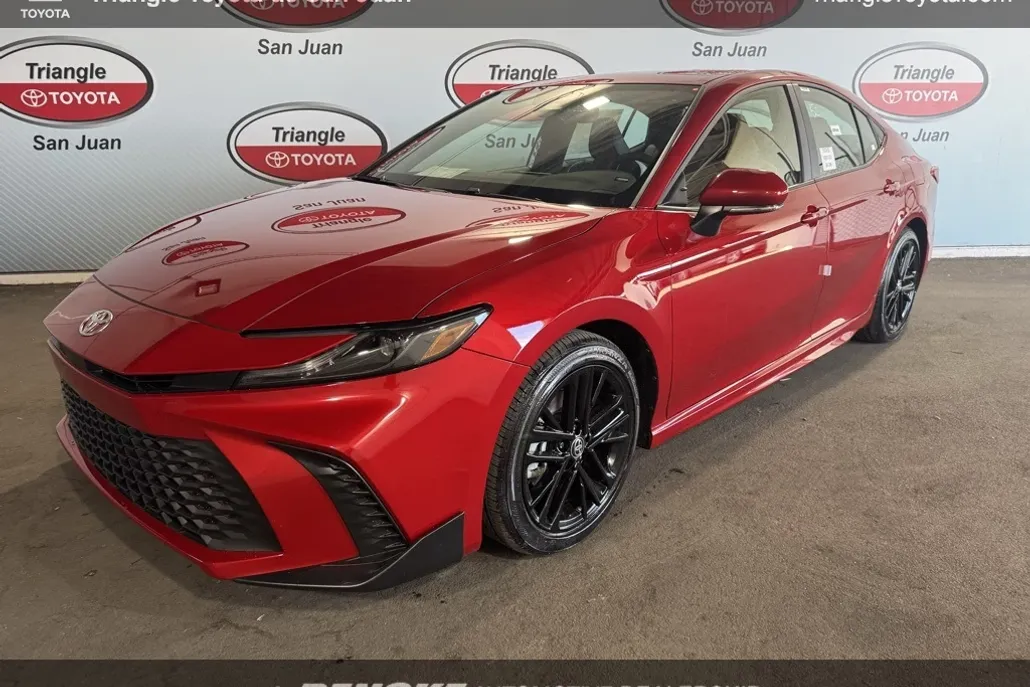2025 Toyota Camry photo 1