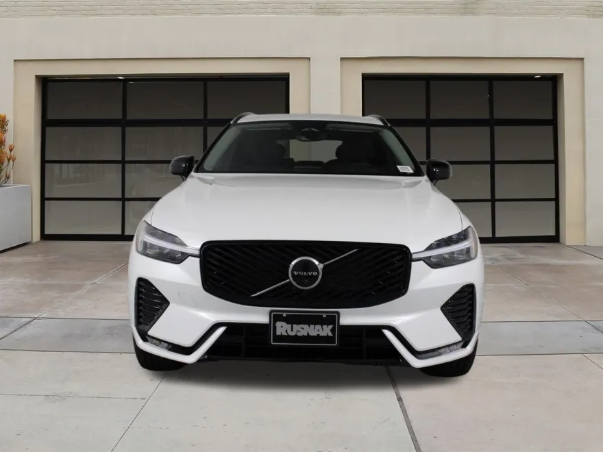 2026 Volvo XC60 B5 Plus photo 1