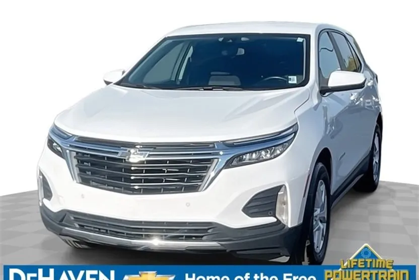 2024 Chevrolet Equinox LT photo 1