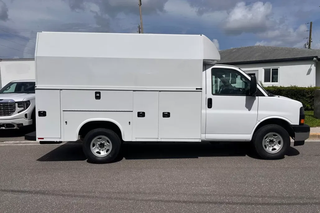 2025 Gmc Savana Cutaway 3500 photo 1