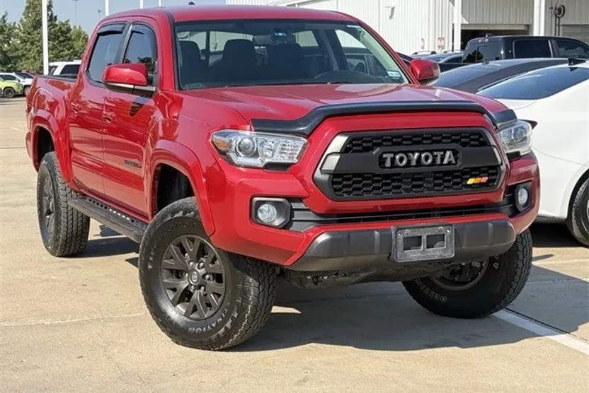 2017 Toyota Tacoma SR5 photo 1