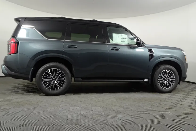 2025 Nissan Armada Platinum photo 1