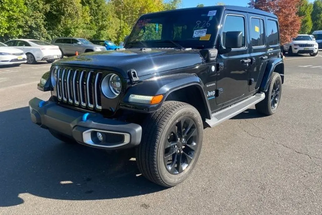 2023 Jeep Wrangler Sahara 4xe photo 1