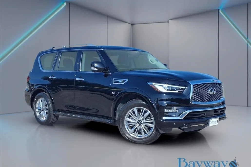 2020 Infiniti QX80 Luxe photo 1