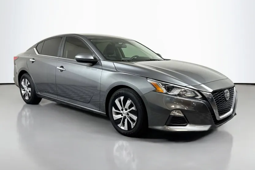2019 Nissan Altima 2.5 S photo 1