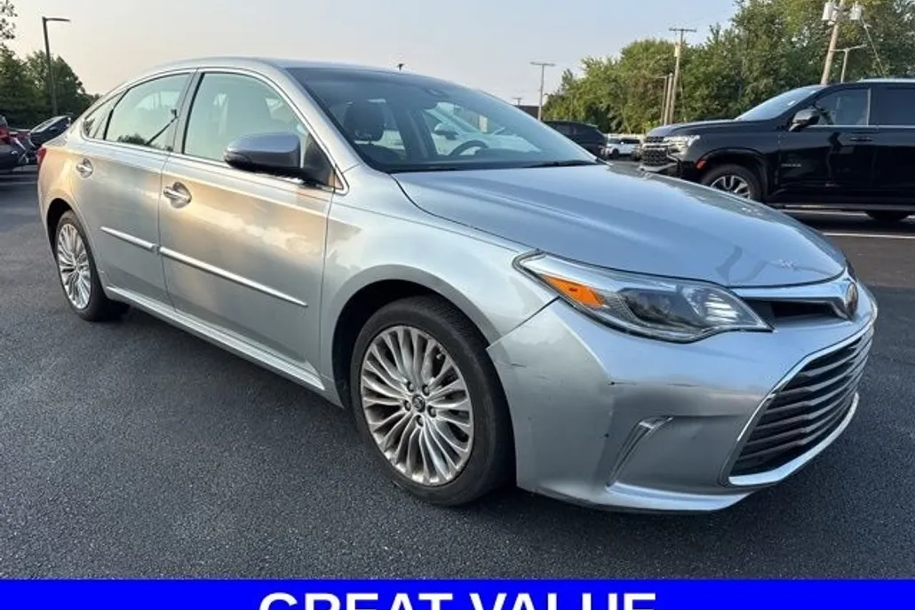 2018 Toyota Avalon Limited photo 1