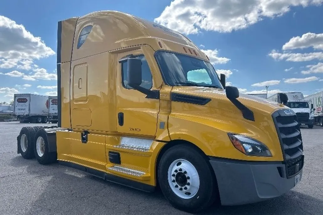 2022 Freightliner Cascadia 126" Sleeper Cab photo 1