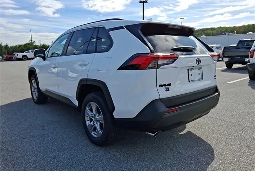 2025 Toyota RAV4 XLE photo 1