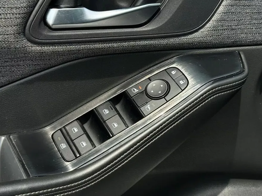 2023 Nissan Rogue SV photo 20