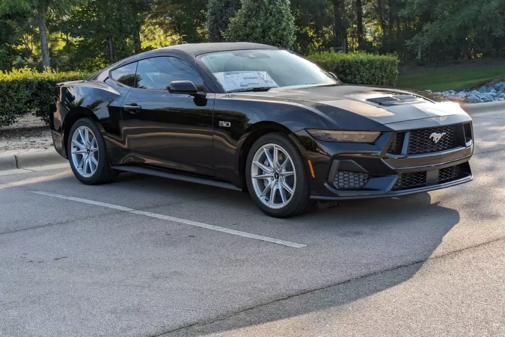 2025 Ford Mustang GT Premium photo 1