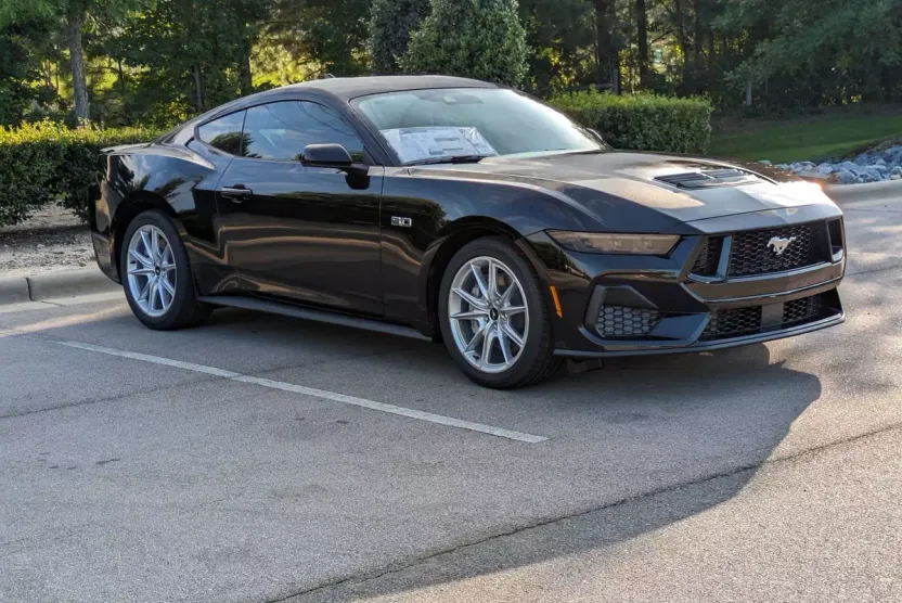 2025 Ford Mustang GT Premium photo 1