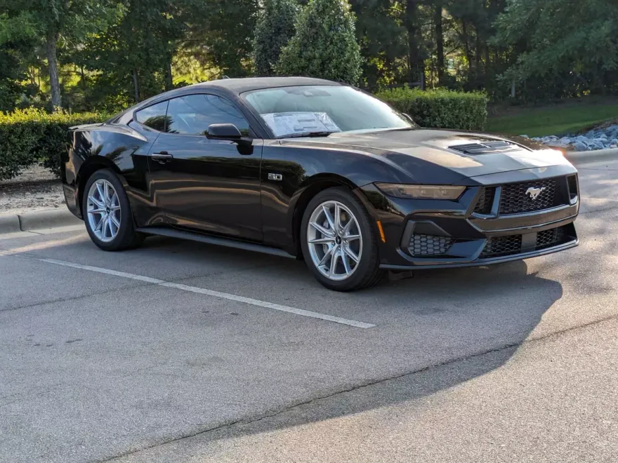 2025 Ford Mustang GT Premium photo 1
