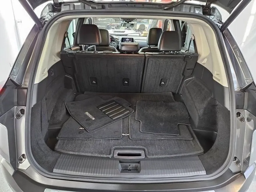 2022 Nissan Rogue SV photo 1