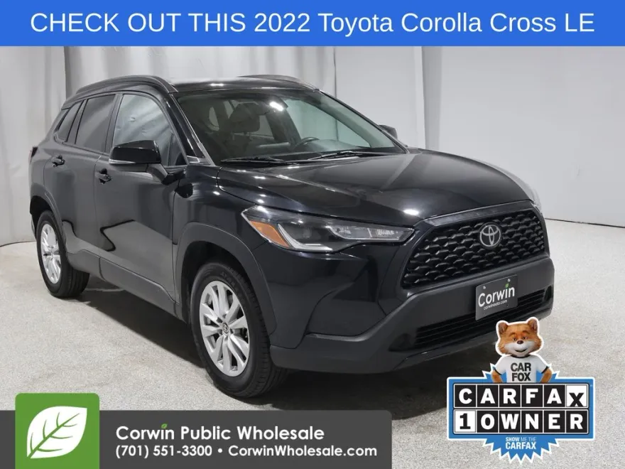 2022 Toyota Corolla Cross LE photo 1