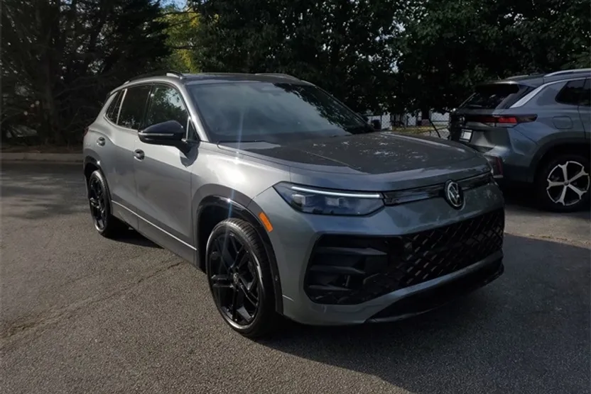 2025 Volkswagen Tiguan SE R-Line Black photo 1