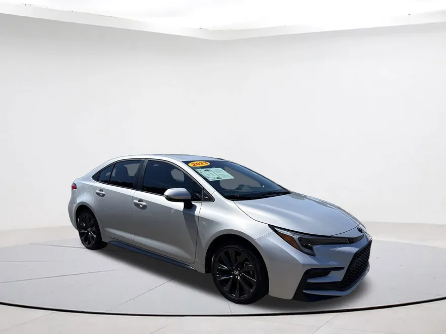 2023 Toyota Corolla SE photo 1