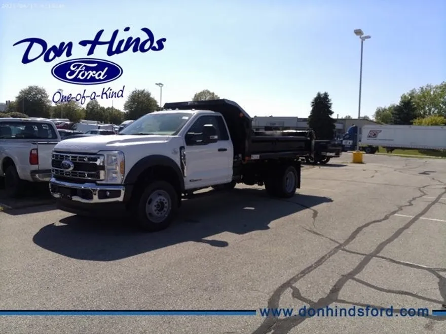 2025 Ford F-600 photo 1