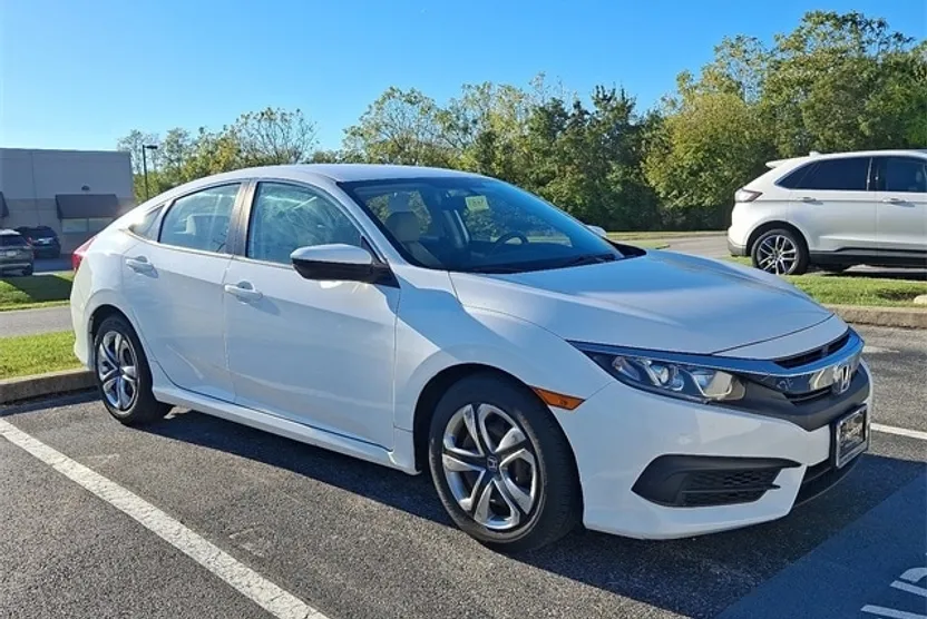 2018 Honda Civic LX photo 1
