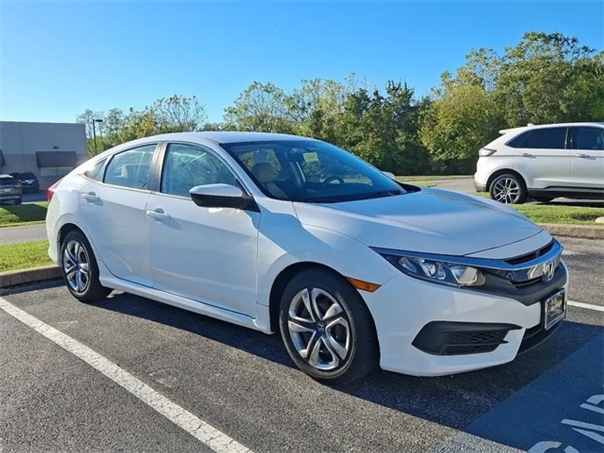 2018 Honda Civic LX photo 1