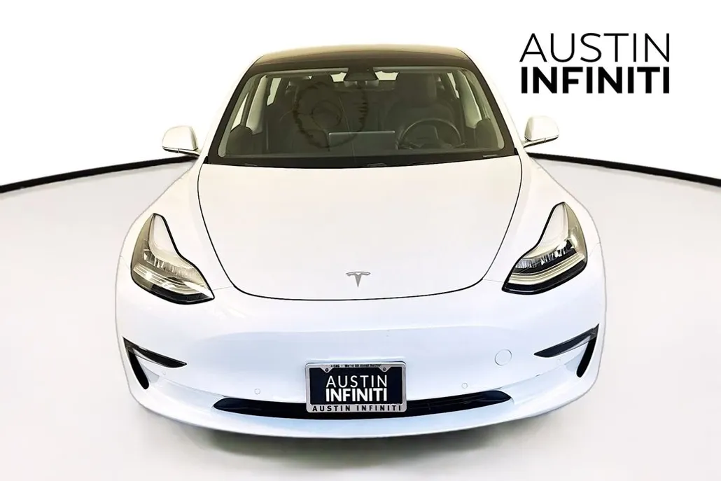 2020 Tesla Model 3 Standard Range Plus photo 1