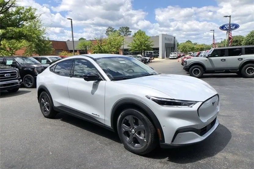 2023 Ford Mustang Mach-E Select photo 1
