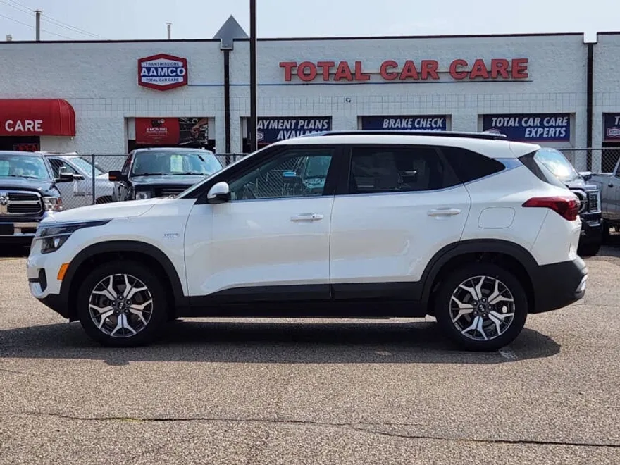 2021 Kia Seltos EX photo 1
