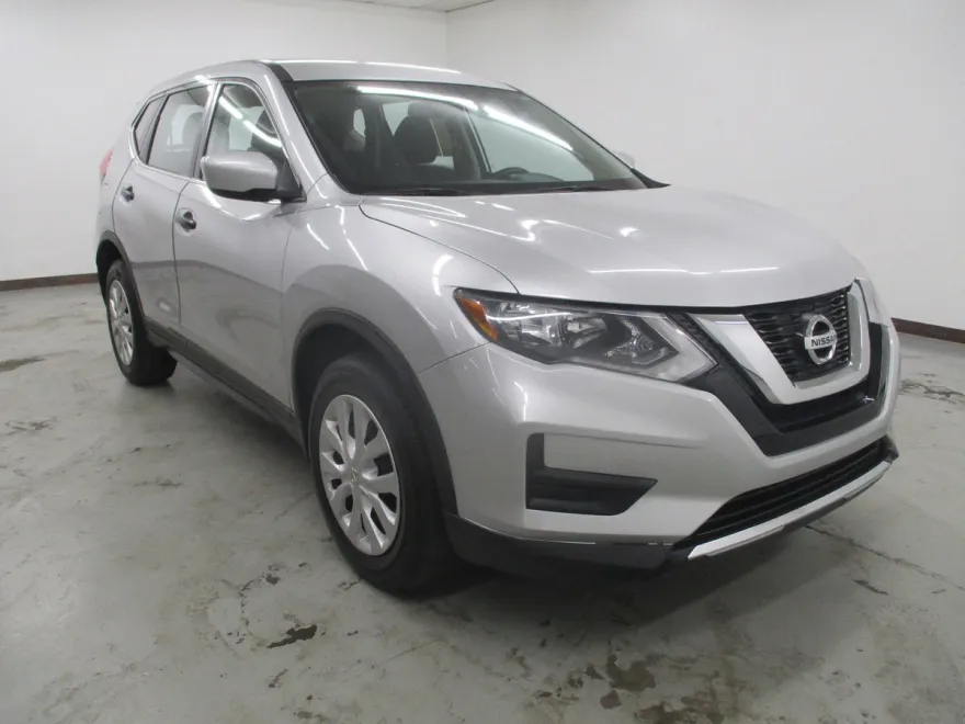 2017 Nissan Rogue S photo 1