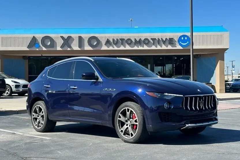 2017 Maserati Levante S photo 1