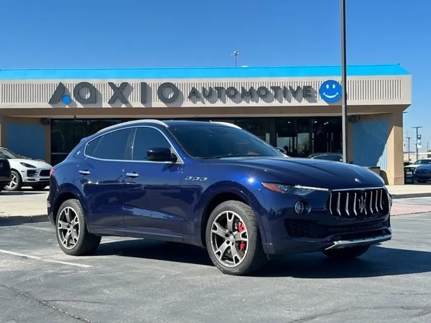 2017 Maserati Levante S photo 1