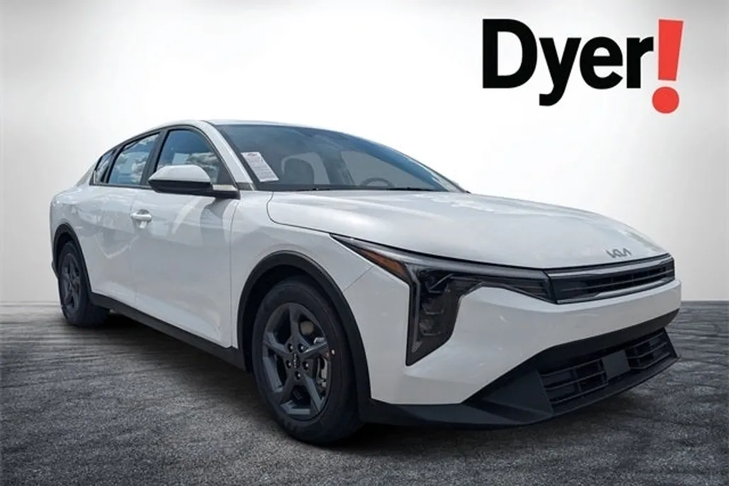 2025 Kia K4 LXS photo 1
