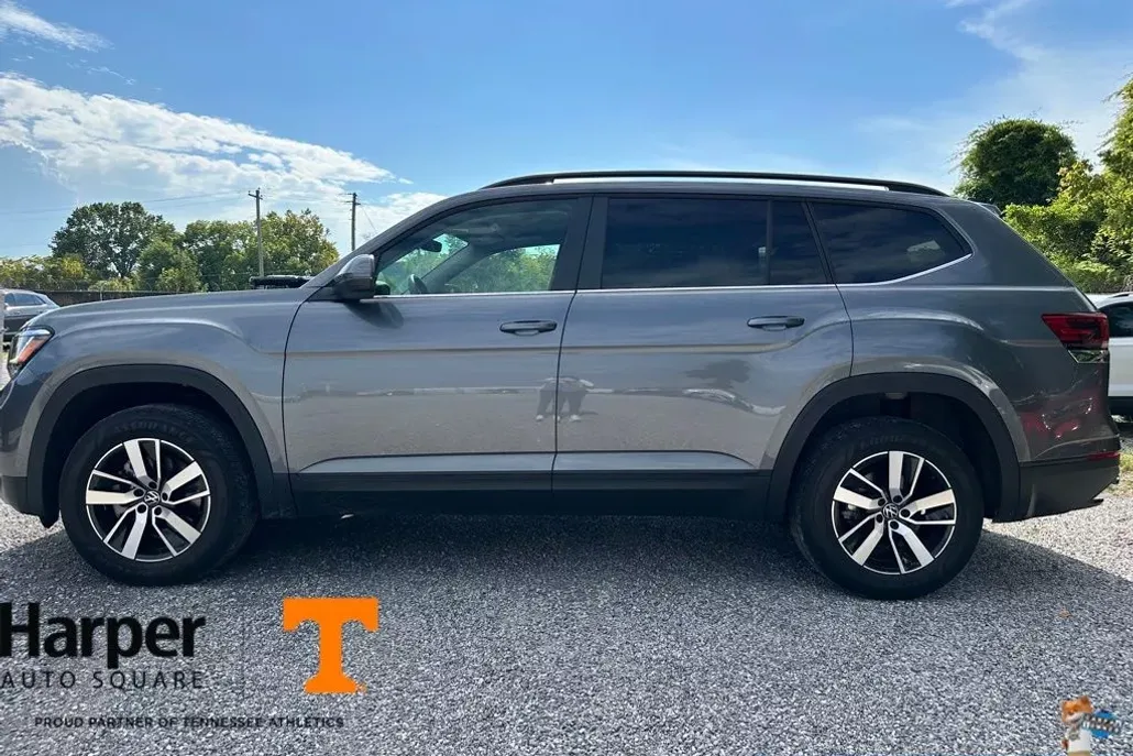 2023 Volkswagen Atlas SE photo 1