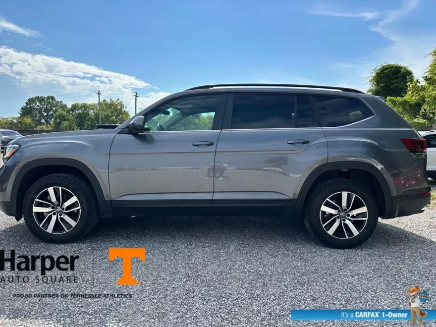 2023 Volkswagen Atlas SE photo 1