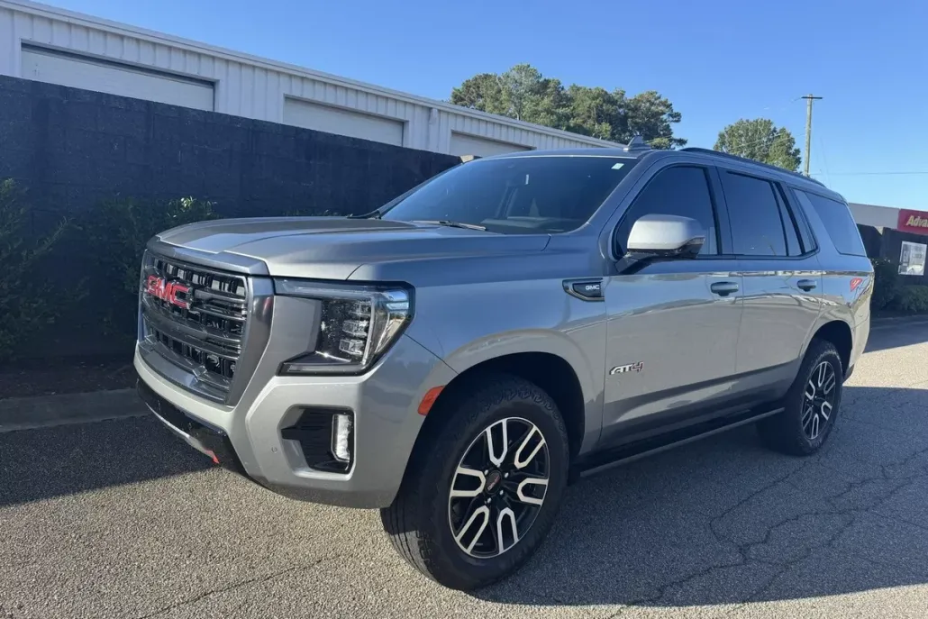 2024 Gmc Yukon AT4 photo 1