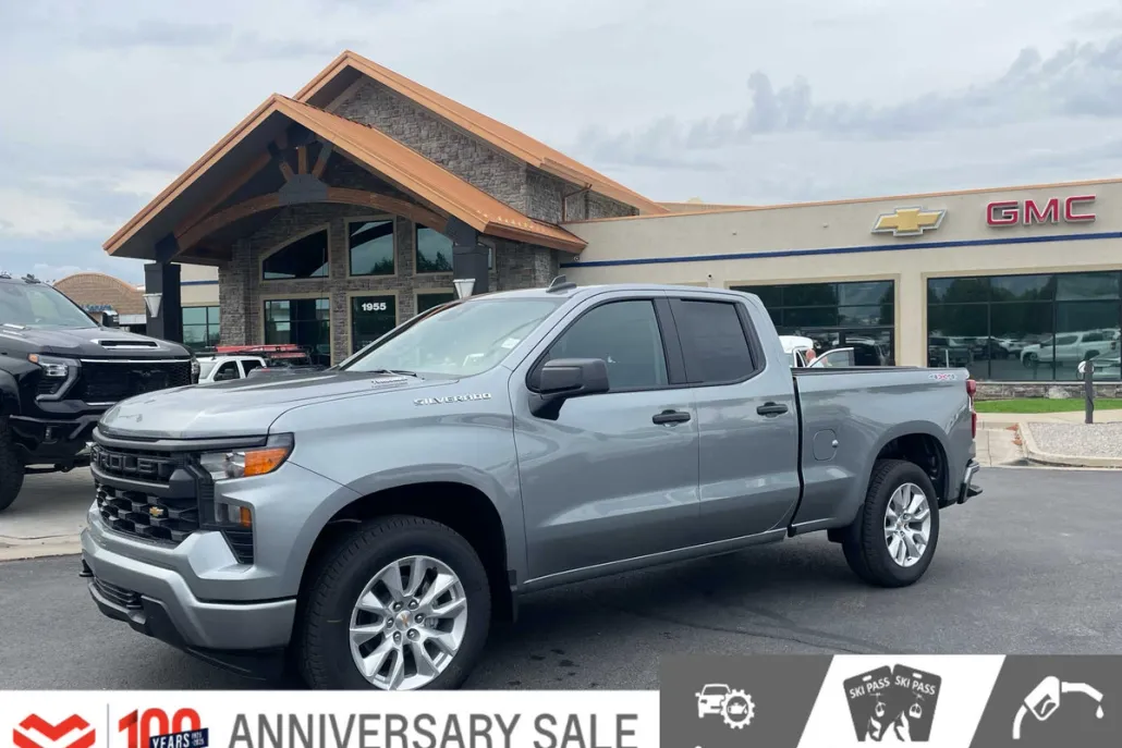 2026 Chevrolet Silverado 1500 Custom photo 1