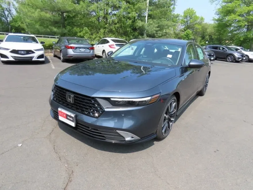2025 Honda Accord Hybrid Touring photo 1