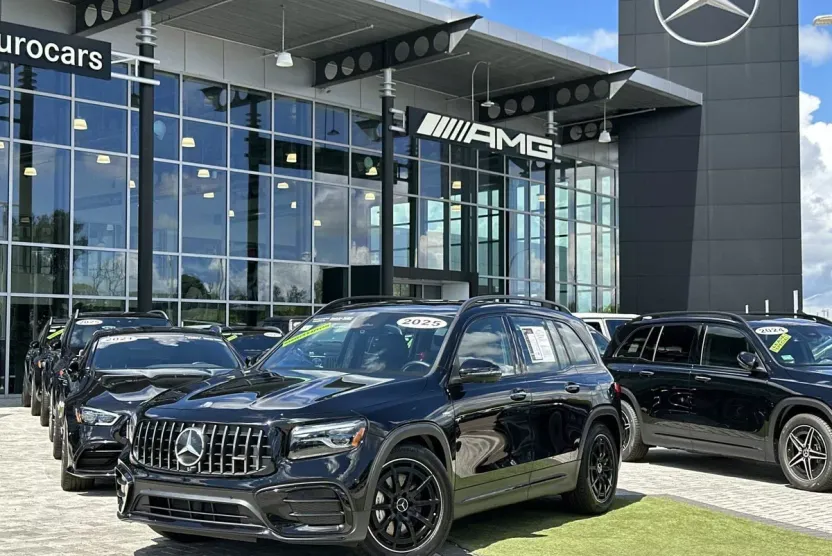 2025 Mercedes Benz GLB 35 AMG 4MATIC photo 1