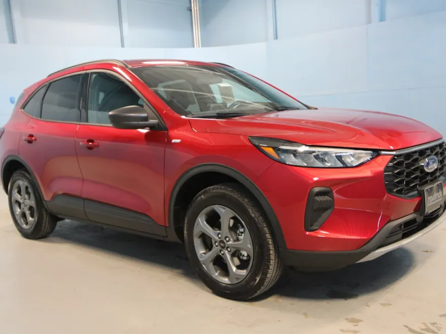 2025 Ford Escape ST-Line photo 1