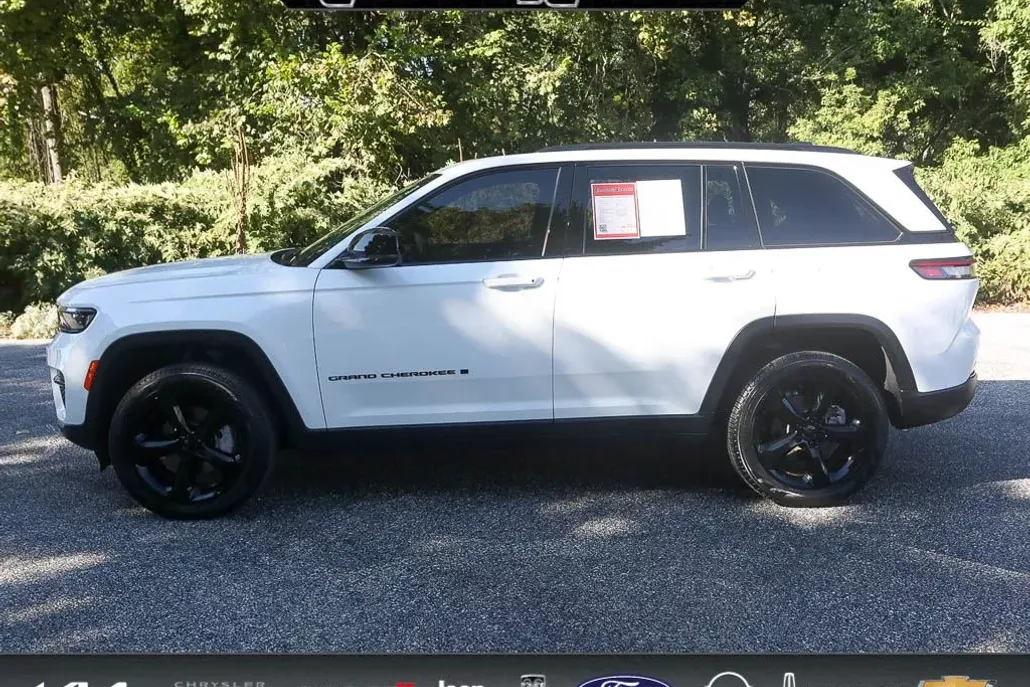 2023 Jeep Grand Cherokee Limited photo 1