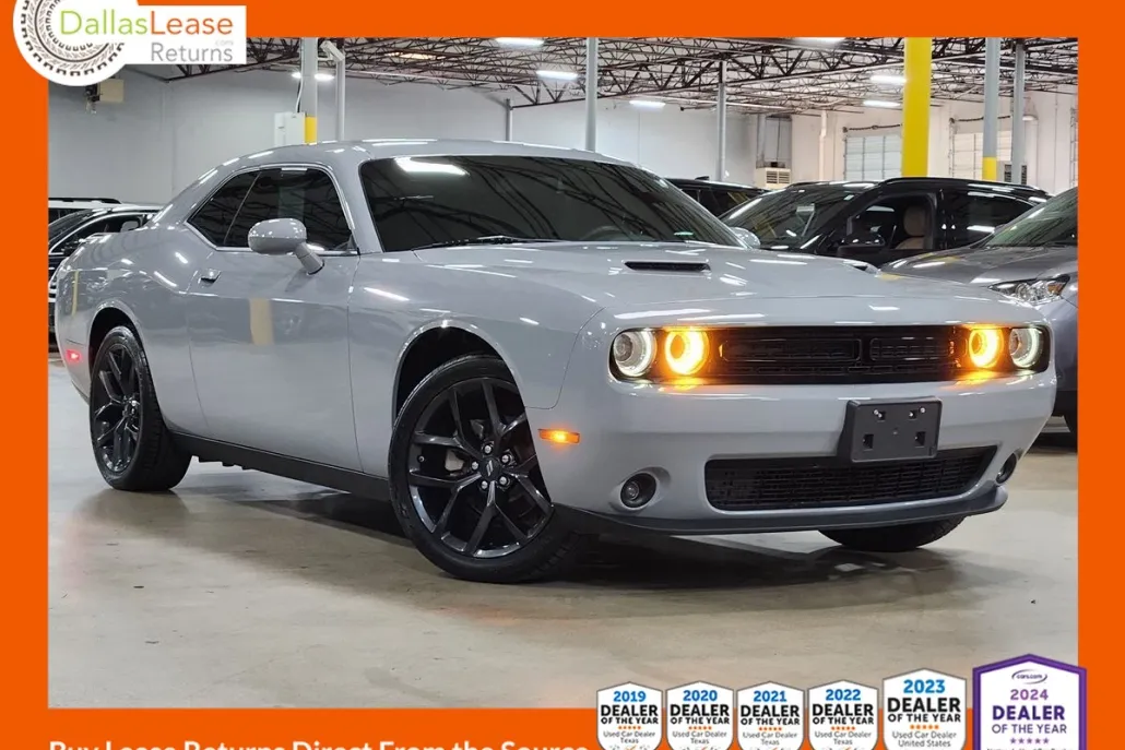 2022 Dodge Challenger SXT photo 1