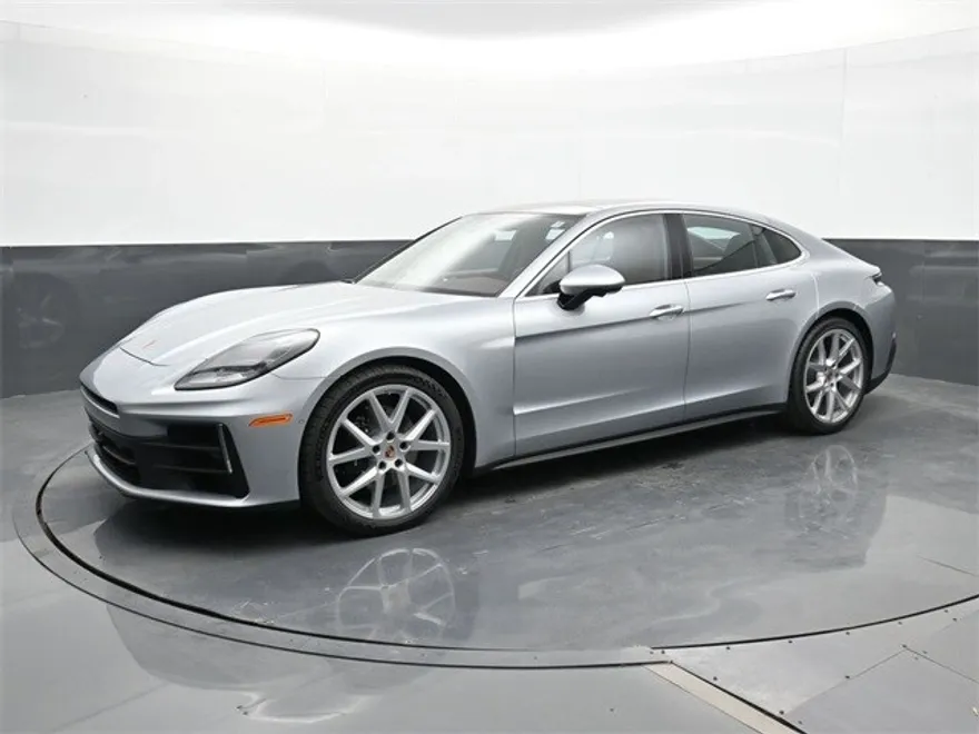 2025 Porsche Panamera 4 photo 1